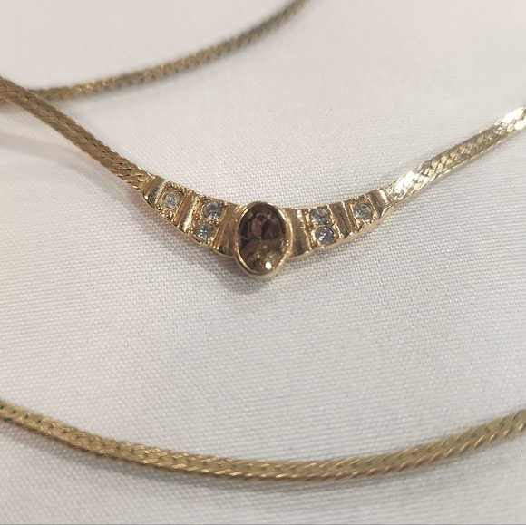 Vintage AVON Gold Tone Necklace - Picture 7 of 10